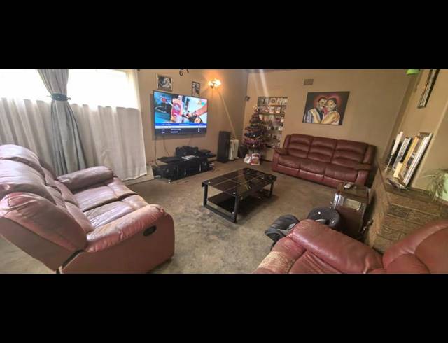 4 BEDROOM HOUSE FOR SALE IN WITPOORTJIE